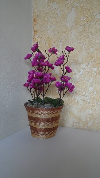 Arranjo Floral em Vaso de Sisal