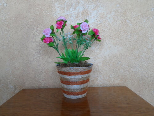 Arranjo Floral em Vaso de Sisal