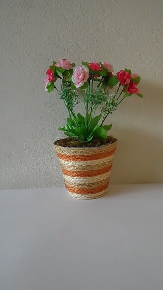 Arranjo Floral em Vaso de Sisal