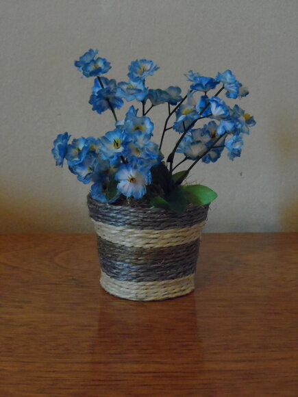 Arranjo Floral em Vaso de Sisal