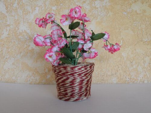 Arranjo Floral em Vaso de Sisal