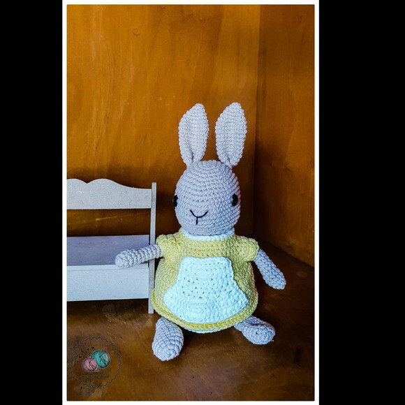 mamãe coelha popsom amigurumi