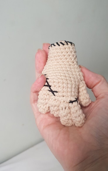 Maozinha Bichinho de Croche