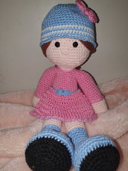 boneca de toca azul amigurumi