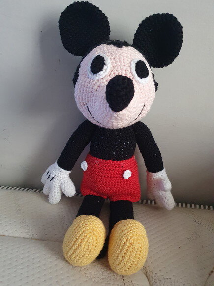 mickey mouse amigurumi