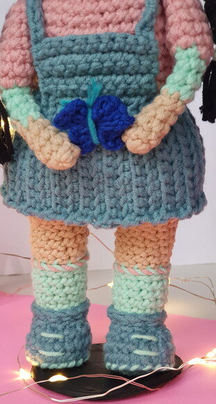 Boneca Bu Encantadora de Borboletas Amigurumi (personalizados)