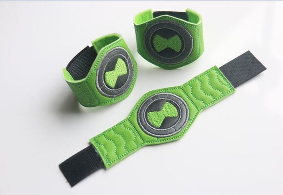 Máscara Ben10 com Bracelete em Couro Ecológico