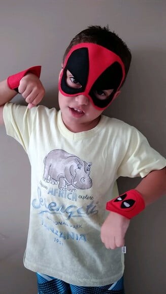 Máscara Deadpool infantil feltro bordado