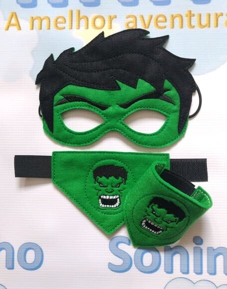 Máscara Hulk com Braceletes - Infantil