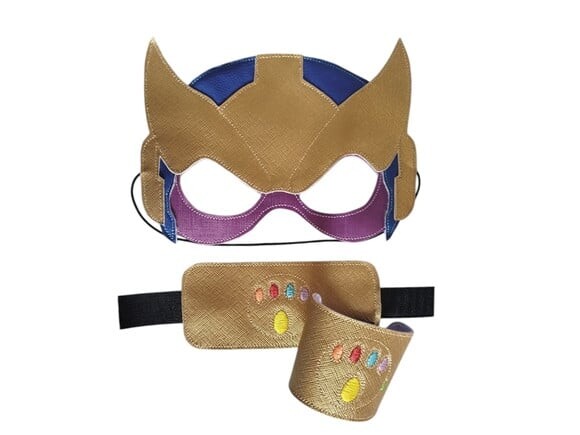 Máscara Thanos com Braceletes Couro Ecológico