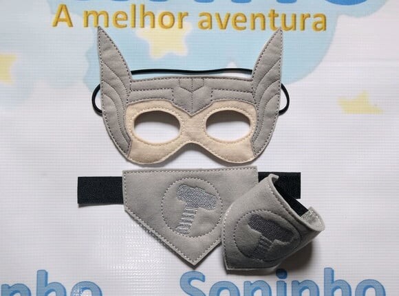 Máscara Thor com Braceletes Infantil