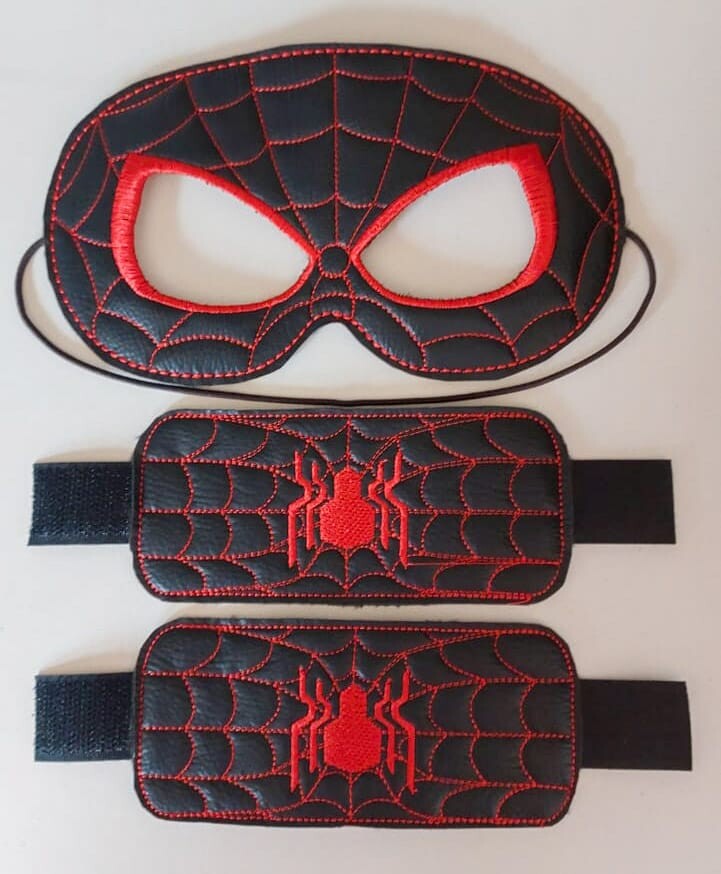 Kit Super Heróis com Braceletes - Couro Ecológico