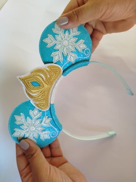 Arquinho Tiara Frozen com Brilho Bordada- Luxo