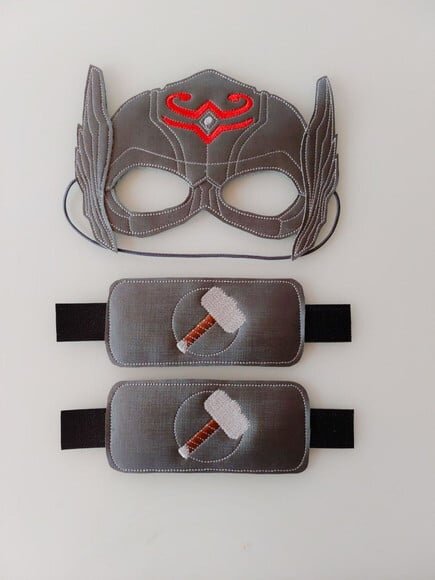 Máscara Poderosa Thor com Braceletes