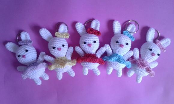 Chaveiros Coelhinhas em Crochê Amigurumi