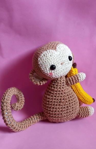 Macaco com Banana em Crochê Amigurumi