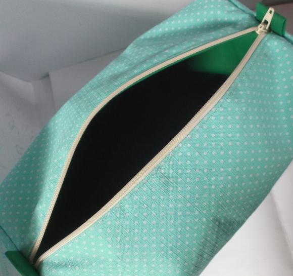 Necessaire (PVC) Para Utensílios do Bebê