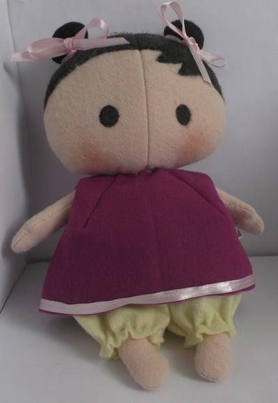 Baby Tilda com Blusa Roxa