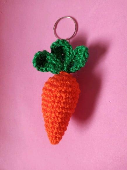 Chaveiro Cenoura em Crochê Amigurumi