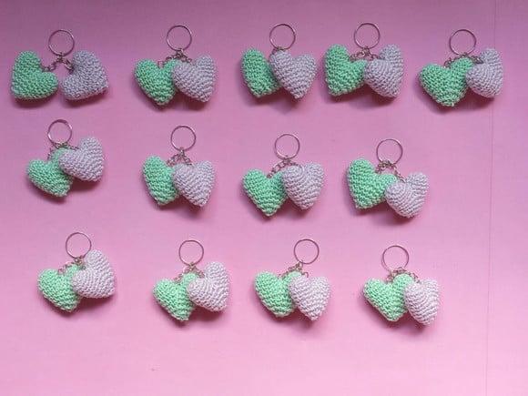 Chaveiro Dois Corações de Crochê Amigurumi