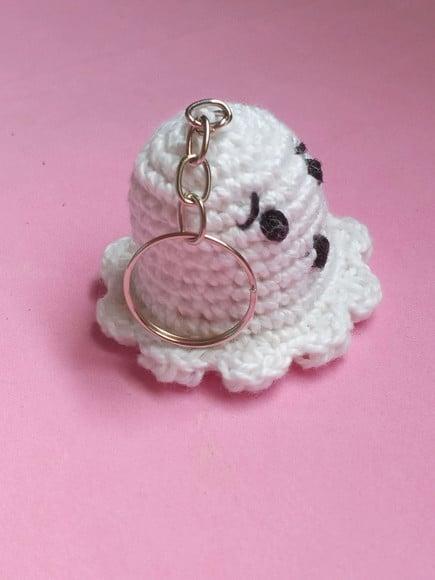 Chaveiro Mini Fantasma em Crochê Amigurumi