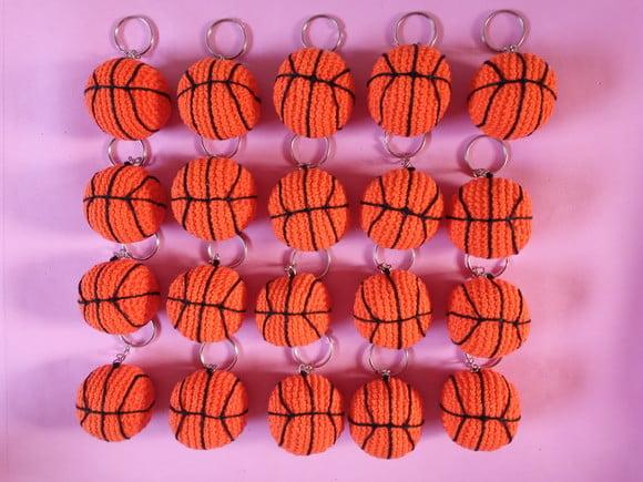 Chaveiros Bolinhas de Basquete em Crochê Amigurumi