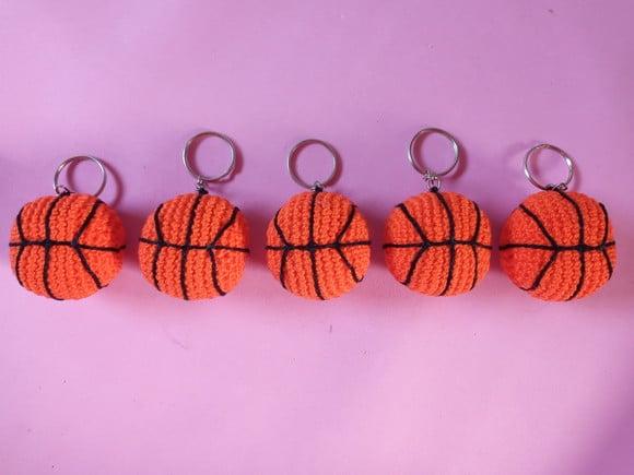 Chaveiros Bolinhas de Basquete em Crochê Amigurumi