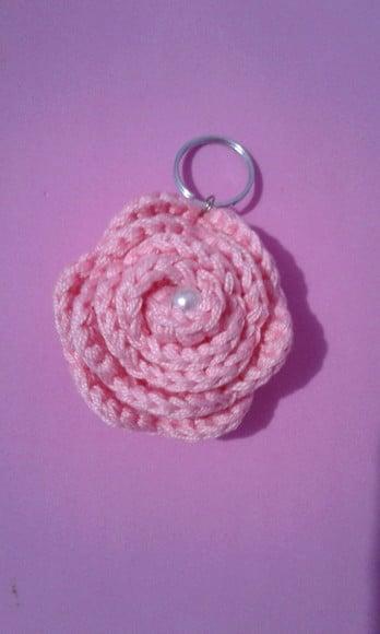 Chaveiros Rosas em Crochê Amigurumi