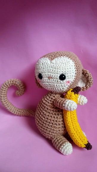 Macaco com Banana em Crochê Amigurumi