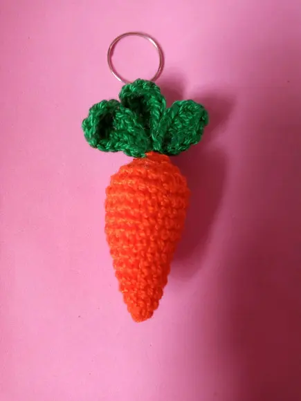 Chaveiro Cenoura em Crochê Amigurumi