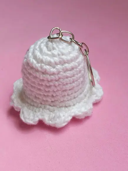 Chaveiro Mini Fantasma em Crochê Amigurumi