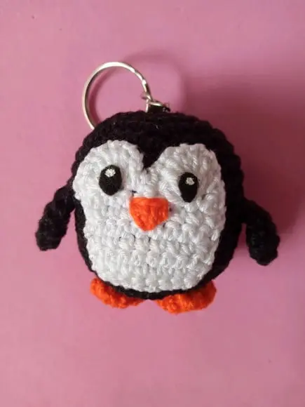 Chaveiro Pinguim em Crochê Amigurumi