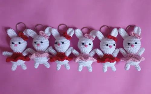 Chaveiros Coelhinhas em Crochê Amigurumi