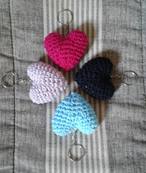 Chaveiros Corações em Crochê Amigurumi