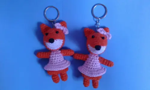 Chaveiros Raposas em Crochê Amigurumi