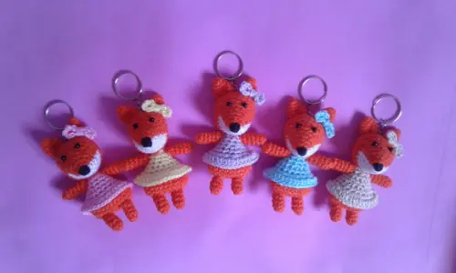 Chaveiros Raposas em Crochê Amigurumi