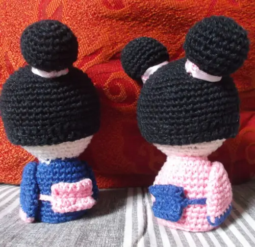 Hideko e Sayuri, as Kokeshis de Crochê Amigurumi