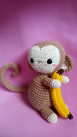 Macaco com Banana em Crochê Amigurumi