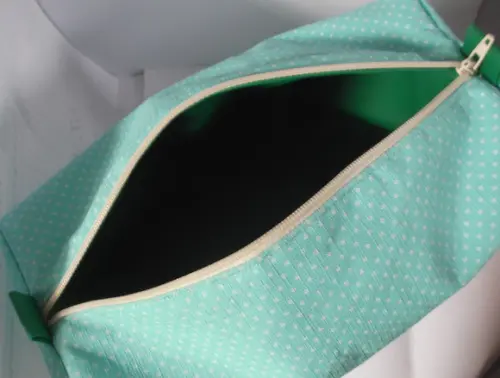 Necessaire (PVC) Para Utensílios do Bebê