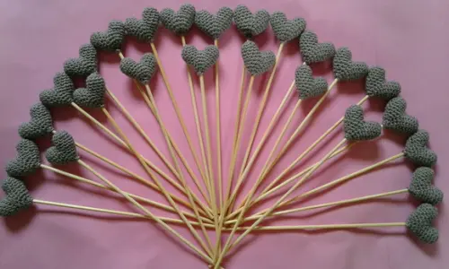 Palitos para Aromatizador com Coração de Amigurumi