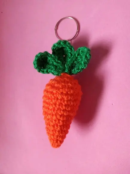 Chaveiro Cenoura em Crochê Amigurumi