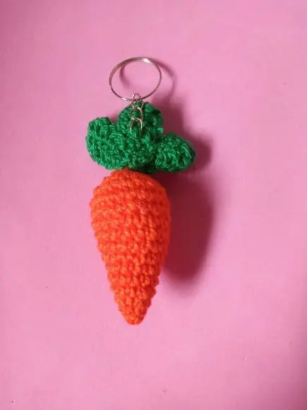 Chaveiro Cenoura em Crochê Amigurumi