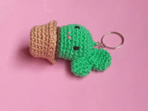 Chaveiro de Cacto em Crochê Amigurumi