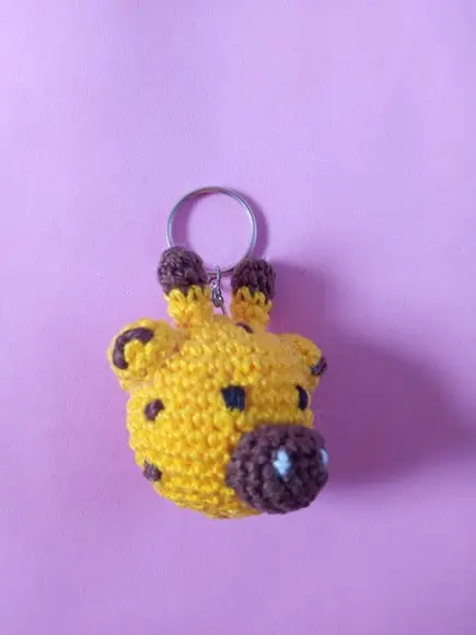 Chaveiro Girafa em Crochê Amigurumi