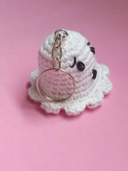 Chaveiro Mini Fantasma em Crochê Amigurumi