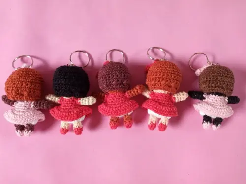 Chaveiros Bonecas em Crochê Amigurumi