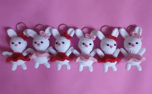 Chaveiros Coelhinhas em Crochê Amigurumi