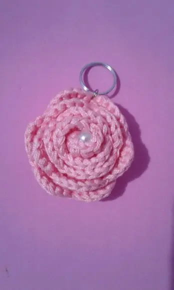 Chaveiros Rosas em Crochê Amigurumi