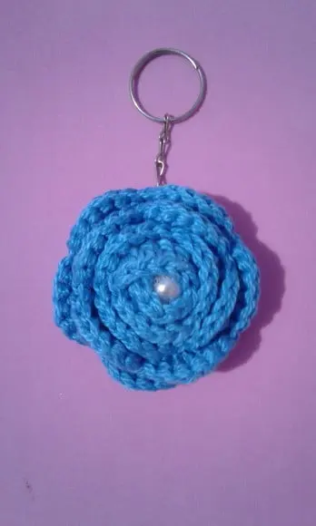 Chaveiros Rosas em Crochê Amigurumi