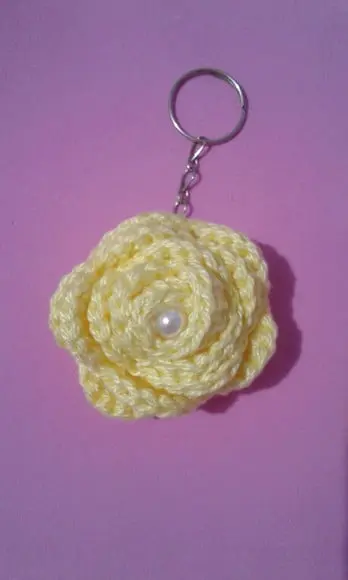 Chaveiros Rosas em Crochê Amigurumi